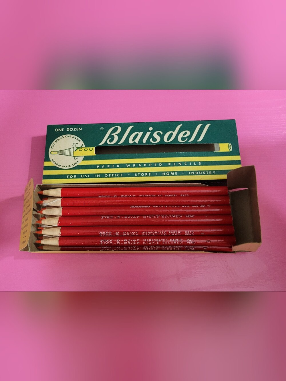 Vintage Blaisdell Paper Wrapped Red Pencils In Box Of Dozen 161-T (1566)